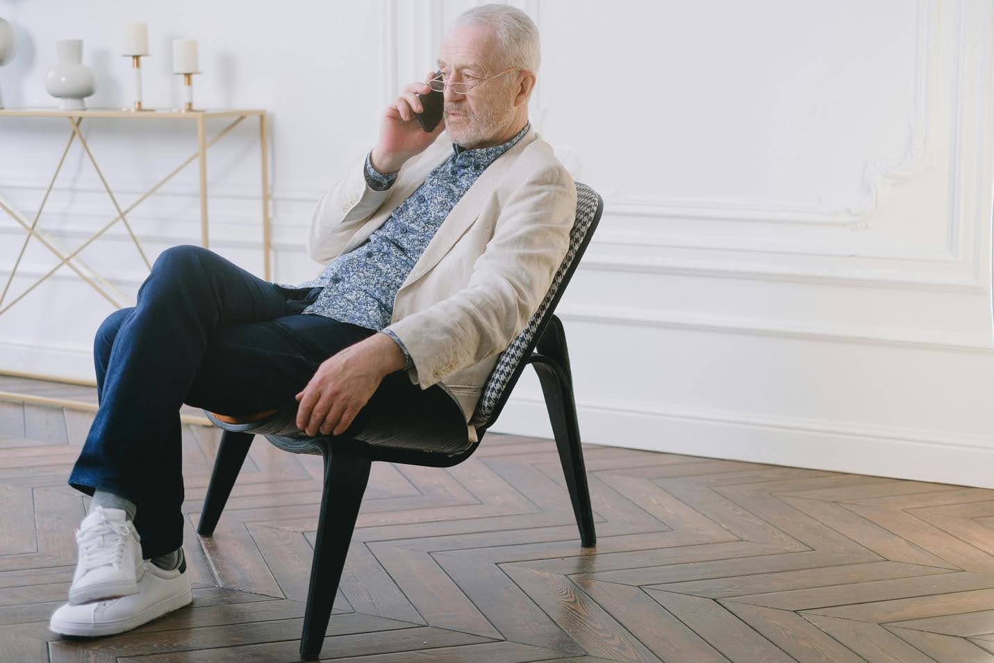 How Seniors Can Maximize Cell Phone Security