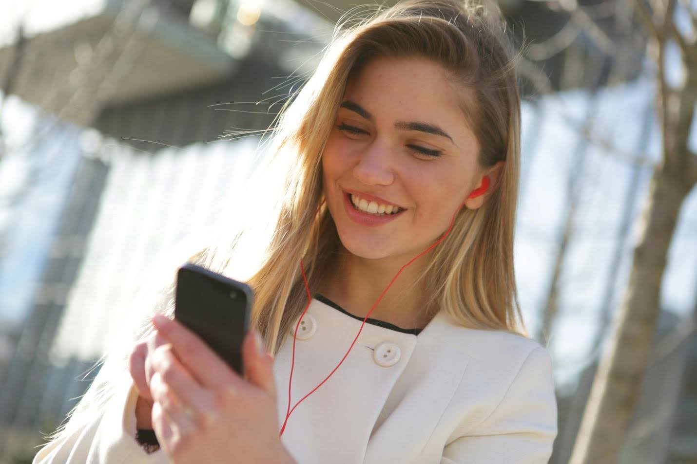 The Power of Simplicity- Cutting Through the Confusion on Cell Phone Plans