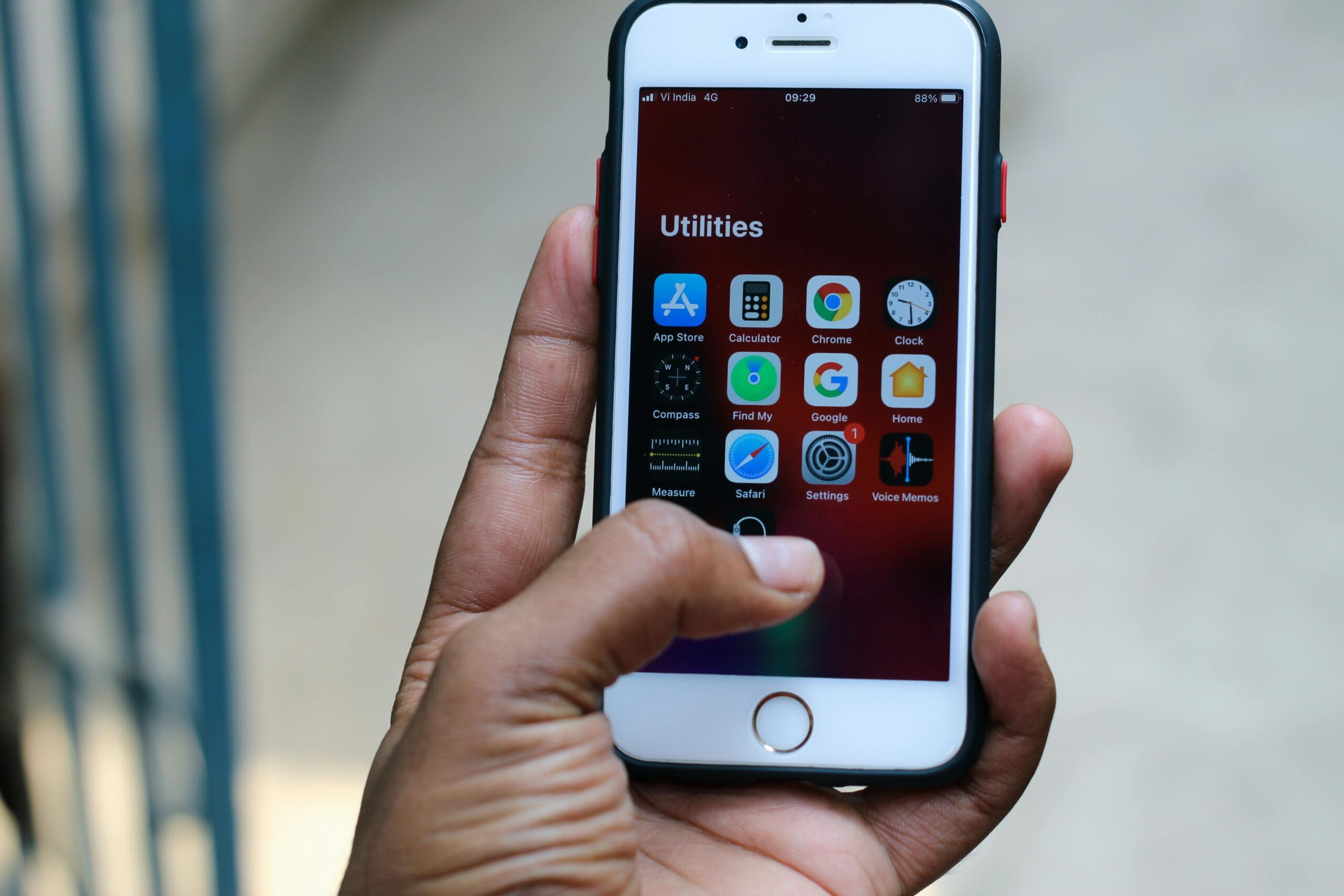 How to Keep Your Phone Accessible: Adjusting Display, Font, Contrast, and Voice Settings