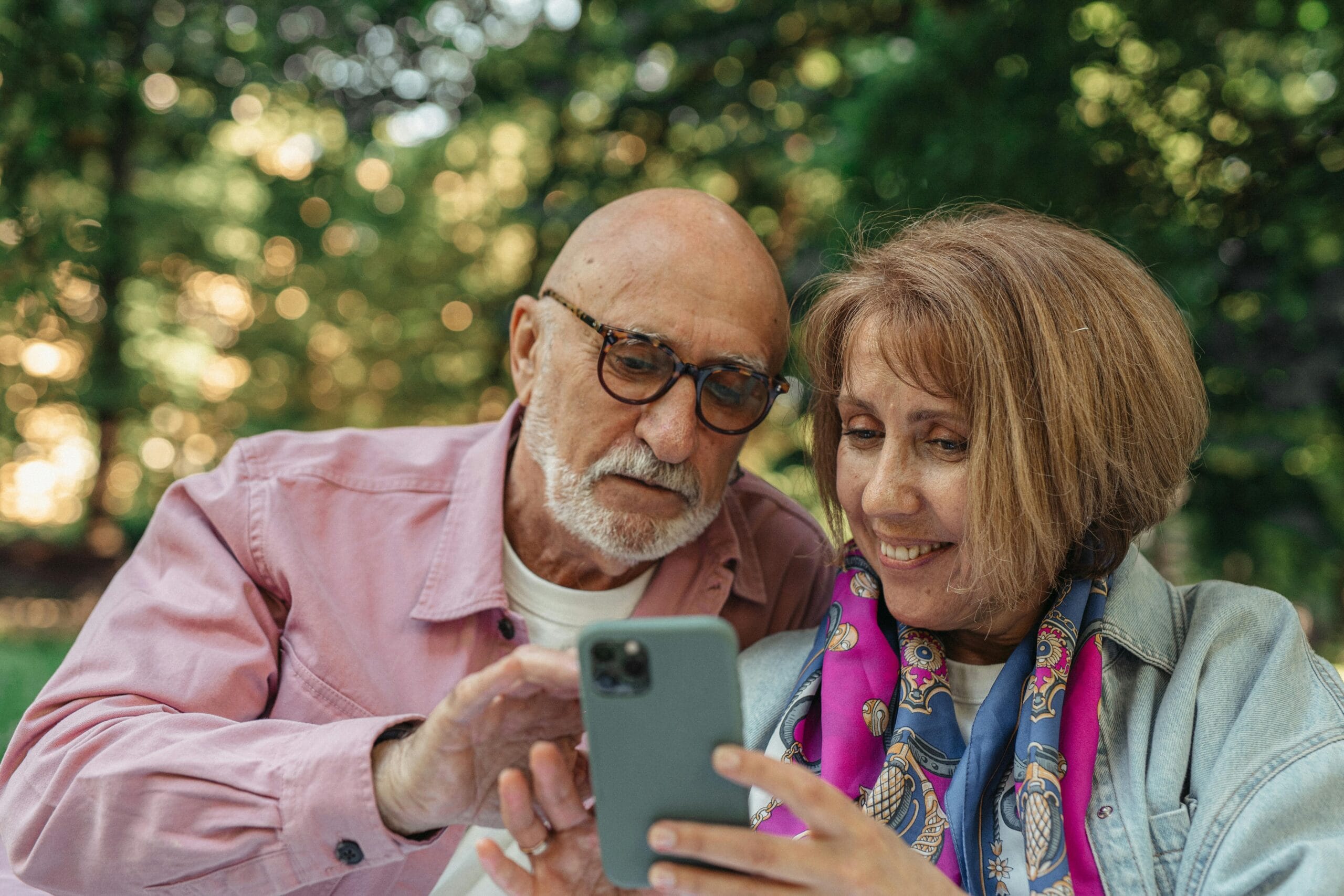 How to Help Parents or Grandparents Upgrade Without the Stress