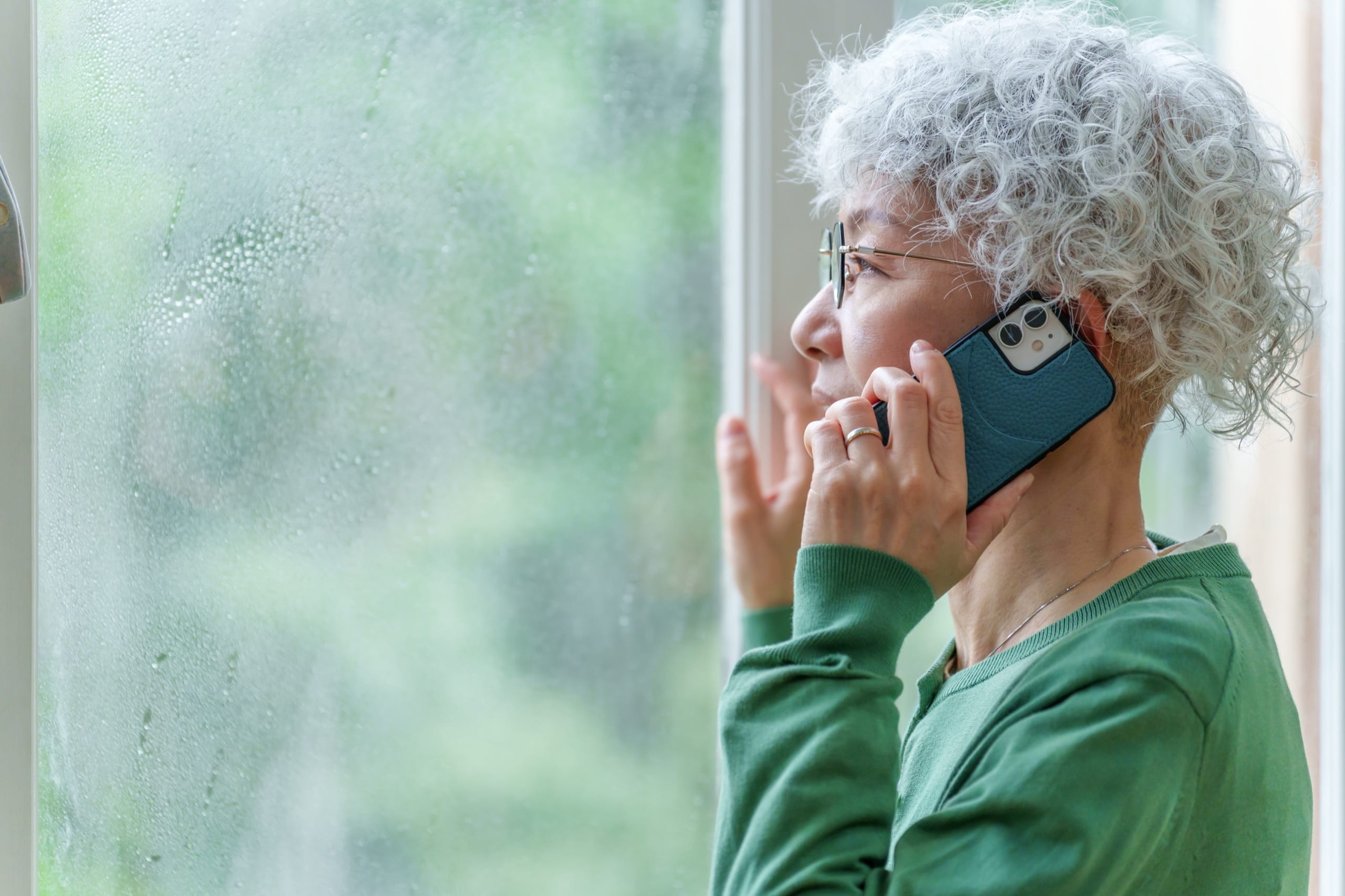 What to Do with Your Cell Phone During a Power Outage